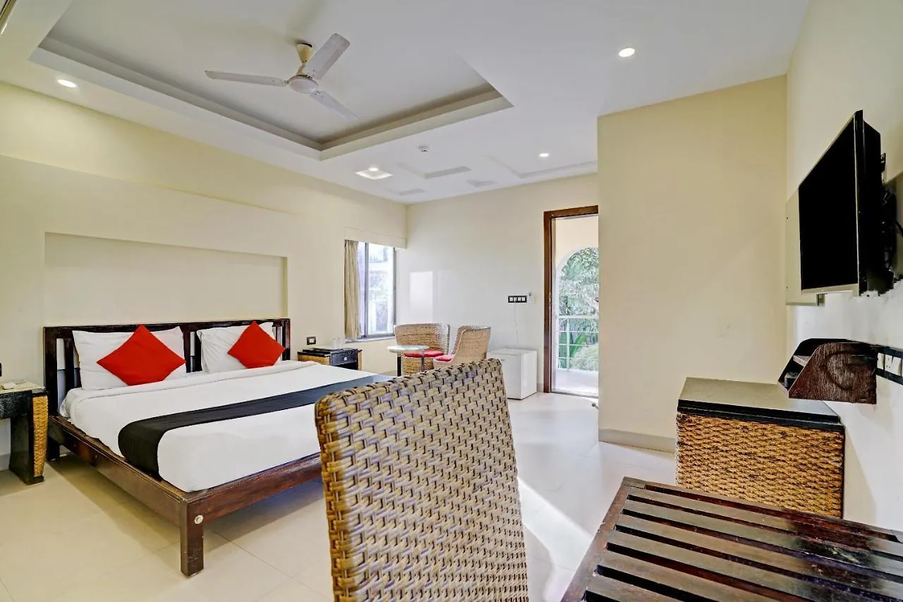 Hotel Capital O Kov082 Country Club Hospitality Kovalam Indie